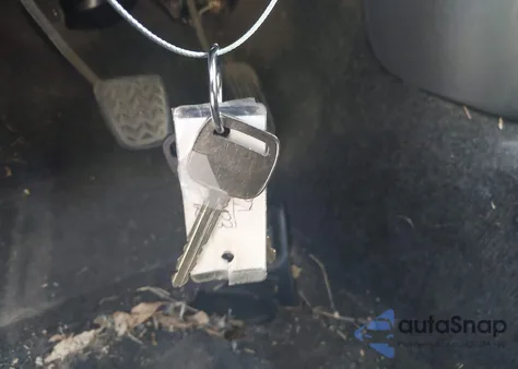 2004 Toyota Echo z USA, uszkodzony, nr VIN JTDAT123X40333319